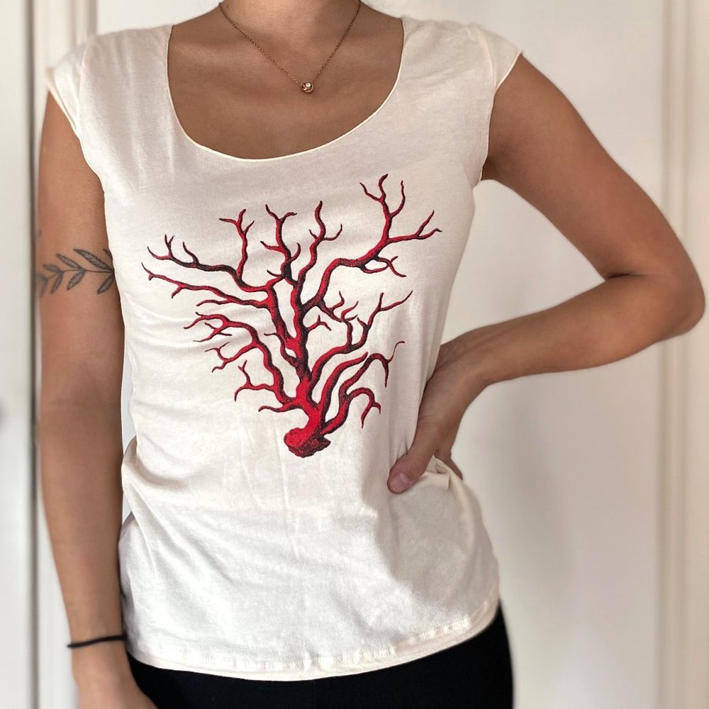 NWOT Women's Sea Fan Coral Sleeveless T-Shirt